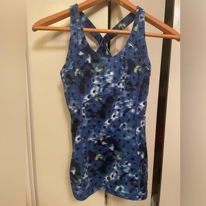 Lululemon Kanto Catch Me tank size